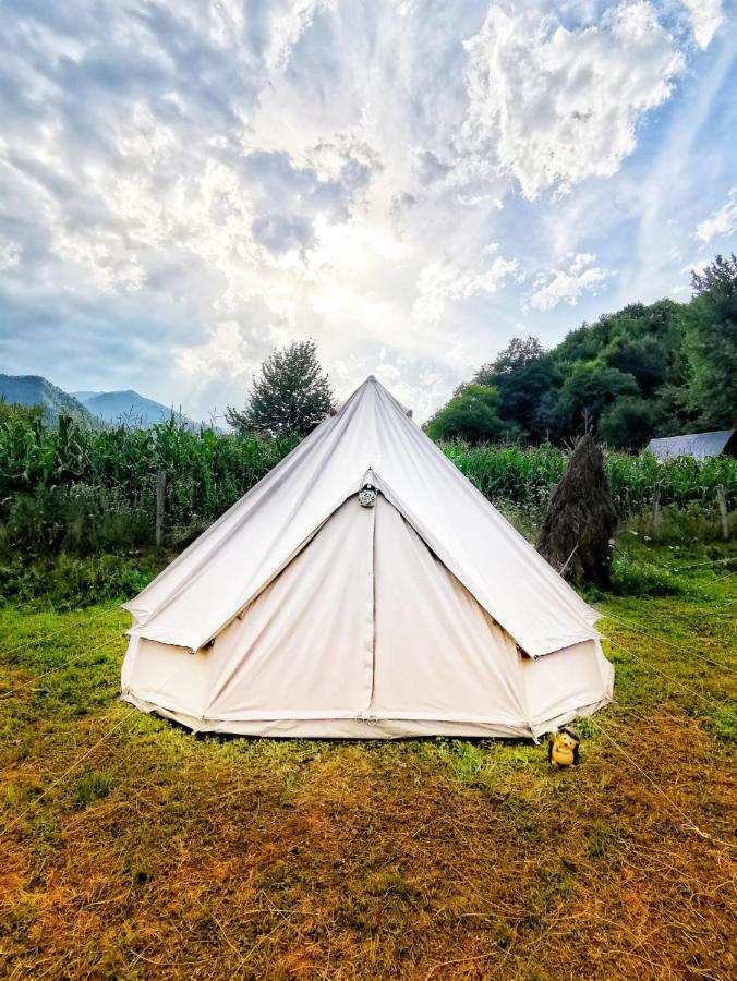 Luna Rock Glamping Brezoi - Blue Scai Hotell Exteriör bild