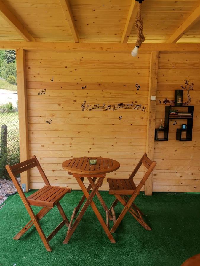 Luna Rock Glamping Brezoi - Blue Scai Hotell Exteriör bild