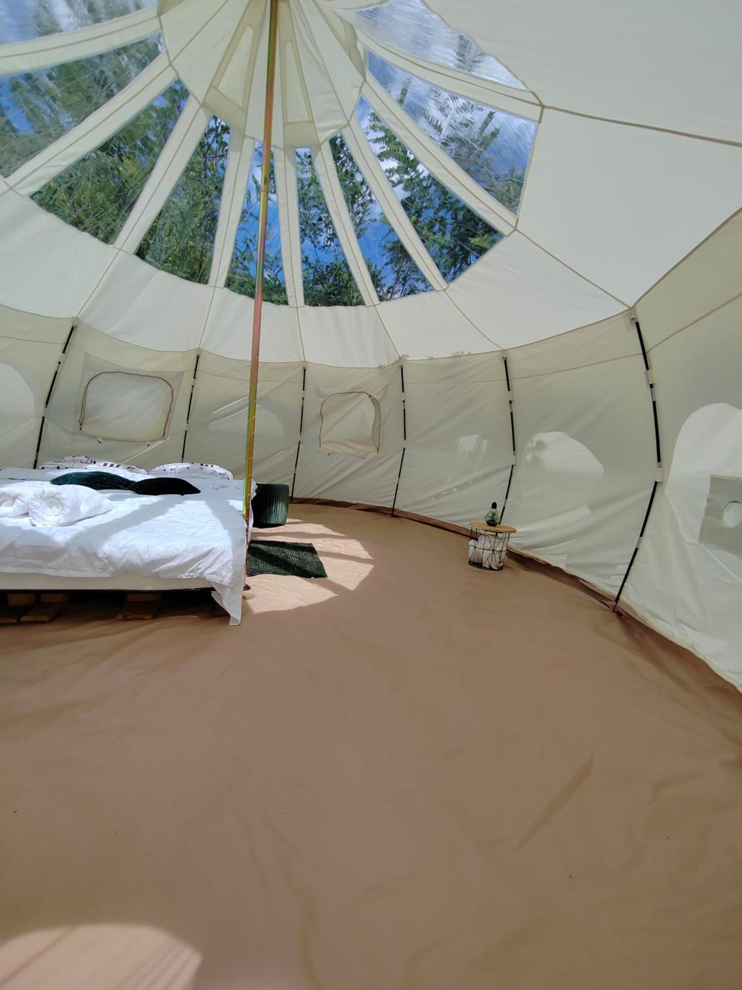 Luna Rock Glamping Brezoi - Blue Scai Hotell Exteriör bild