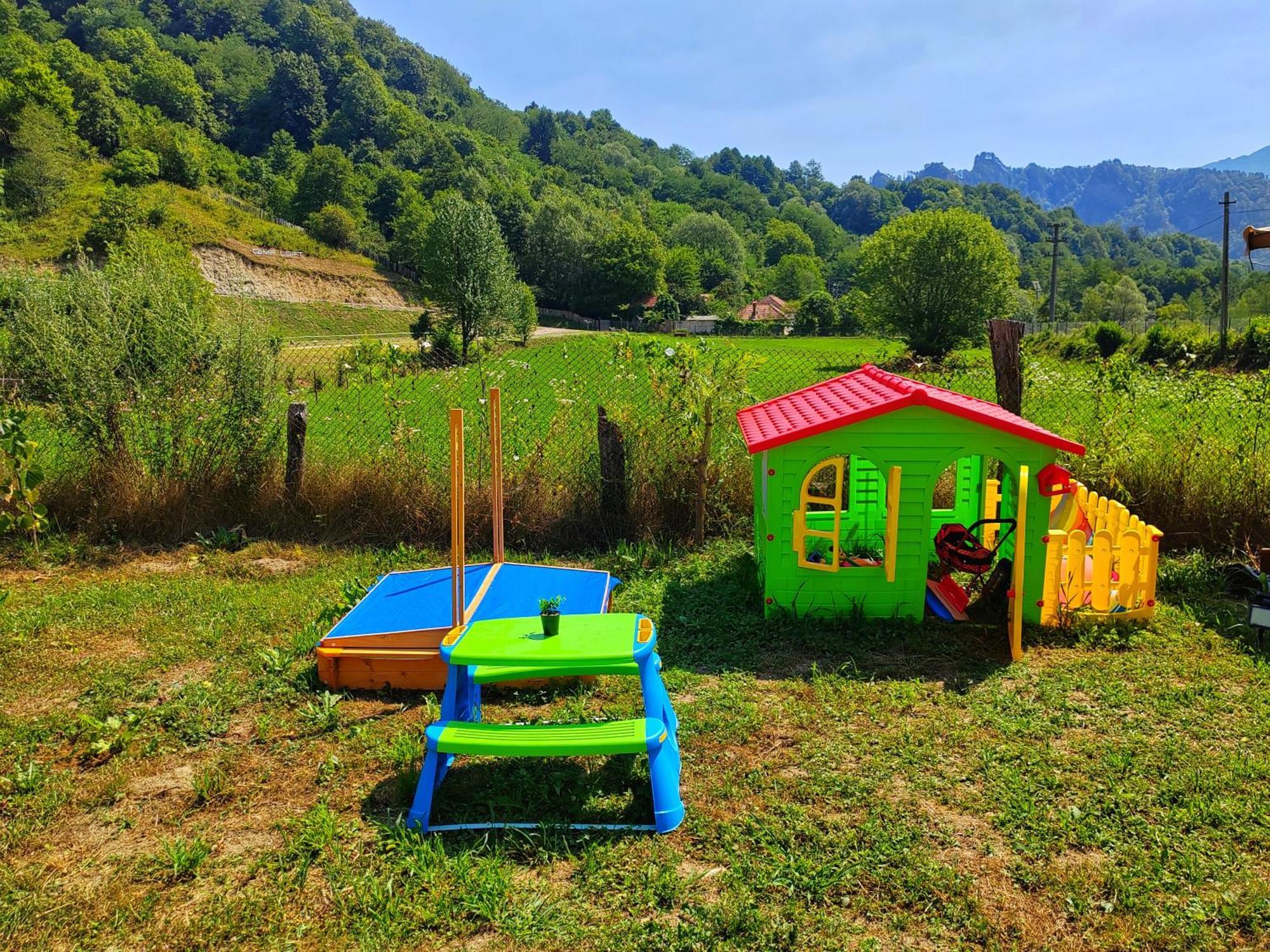 Luna Rock Glamping Brezoi - Blue Scai Hotell Exteriör bild